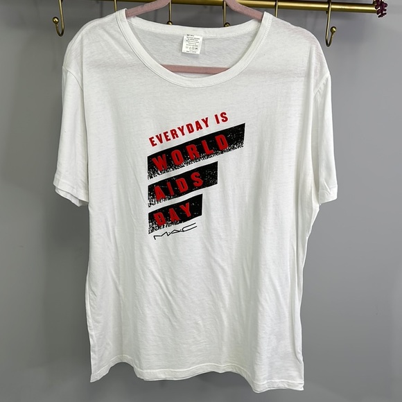 White Graphic T-Shirt - M.A.C - Picture 1 of 4